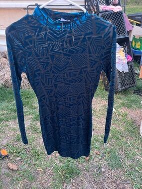 Fashion Nova Women’s Medium Velvet Dress
